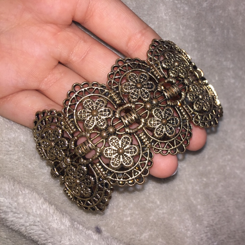A gold bracelet!